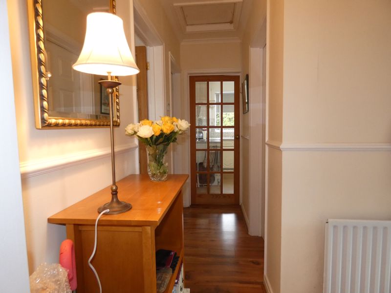 Entrance Hallway- click for photo gallery